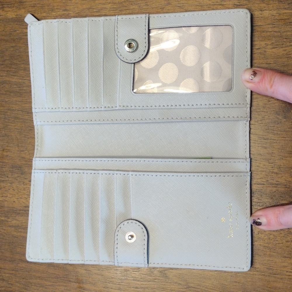 Kate Spade wallet ♠️ - Picture 4 of 10